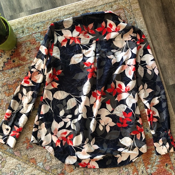 RW&CO. | Floral Button Up Blouse - Picture 4 of 7